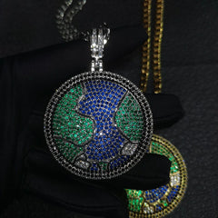 Jewelry Full Diamond Rotatable Earth Pendant Copper Inlaid AAA Zircon Jesus Pieces Royalty